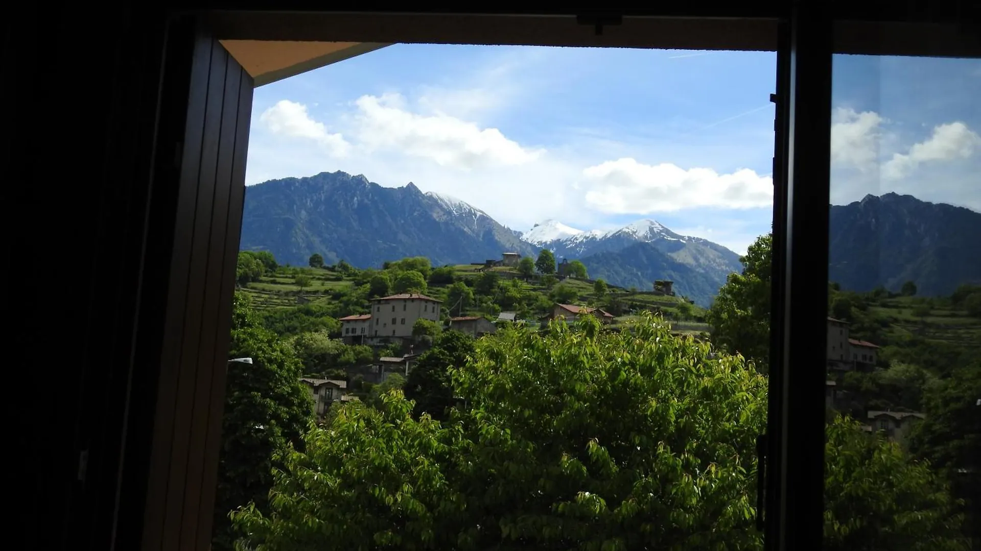 Bed and Breakfast La Casa Di Clara Esine Italien